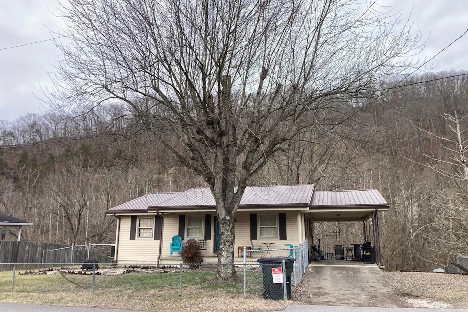 5 N Richmond Ave Auxier, KY 41602, Floyd County