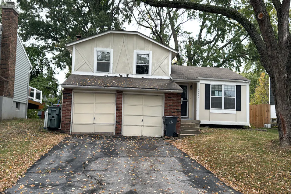 12533 S Locust St Olathe, KS 66062, Johnson County