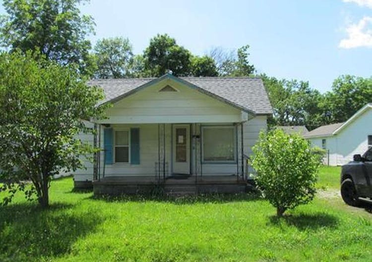 402 S Maple St Commerce, OK 74339, Ottawa County
