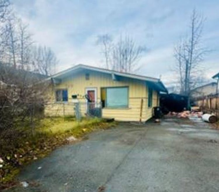 604 N Bragaw Street Anchorage, AK 99508, Anchorage County