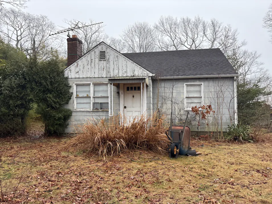 9 Campbell Lane East Islip, NY 11730, Suffolk County