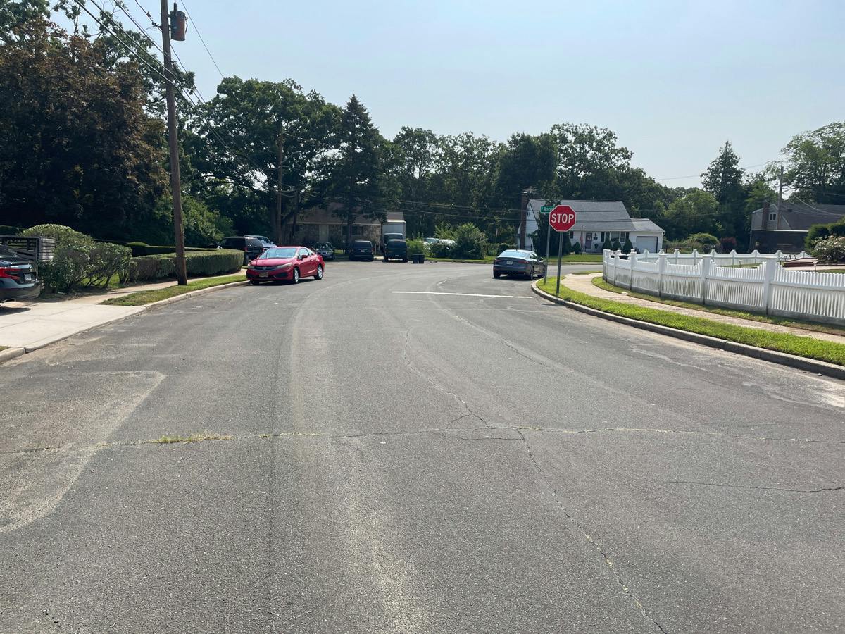Ronald Dr, Amityville, NY 11701