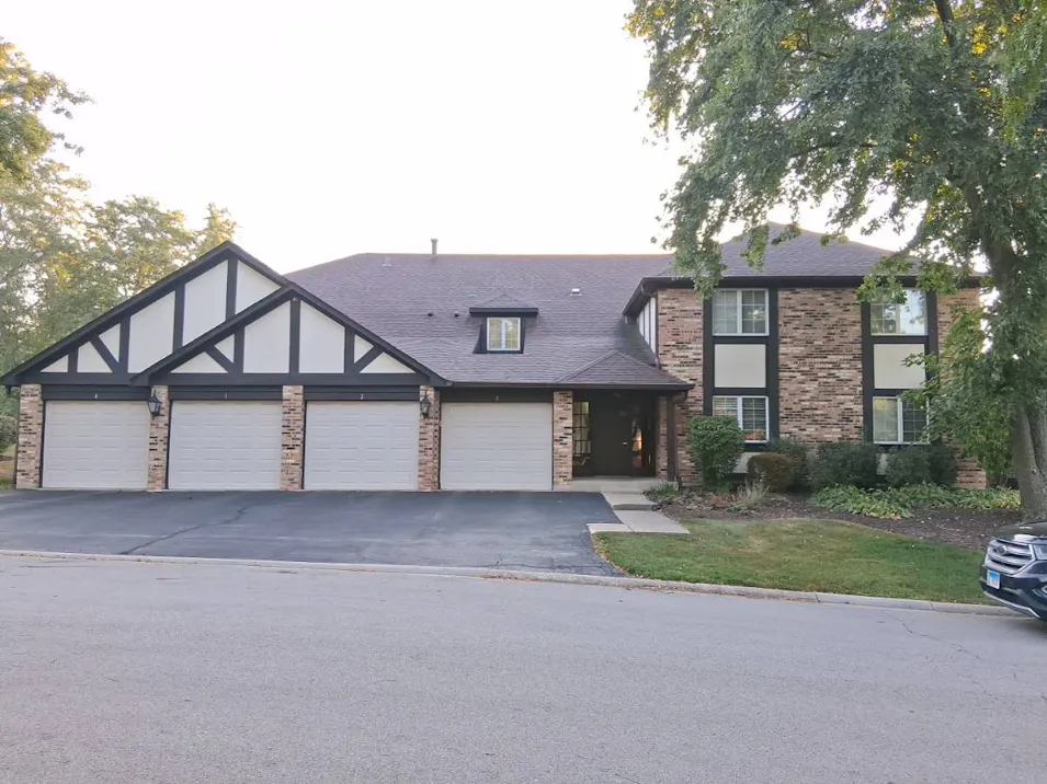 25 Algonquin Dr 3-25 Indian Head Park, IL 60525, Cook County