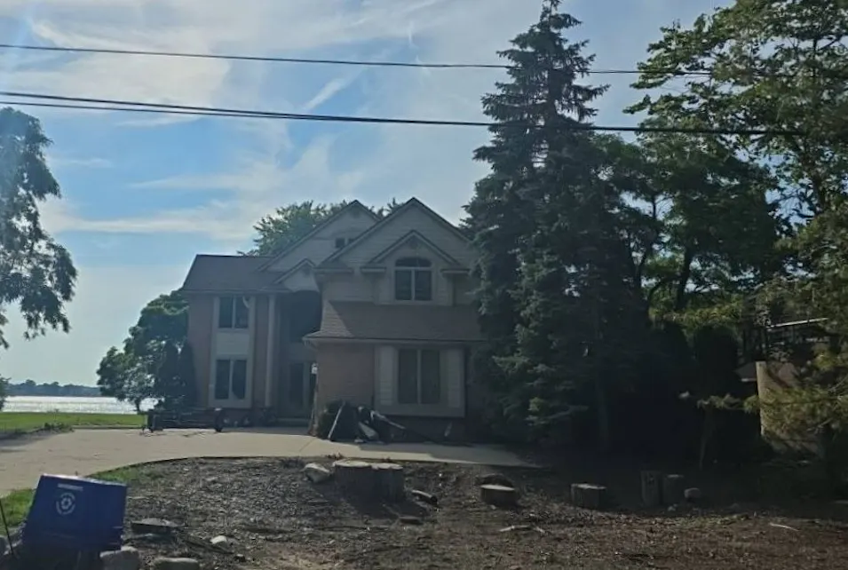 28790 Coleman Dr Grosse Ile, MI 48138, Wayne County