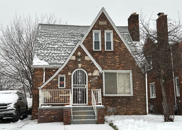 6955 Yinger Ave, Dearborn, MI, 48126, USA