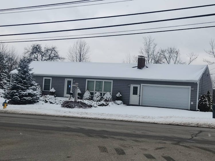 231 Parkway S Brewer, ME 04412, Penobscot County