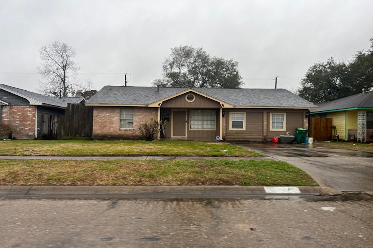 2604 Persimmon St Pasadena, TX 77502, Harris County