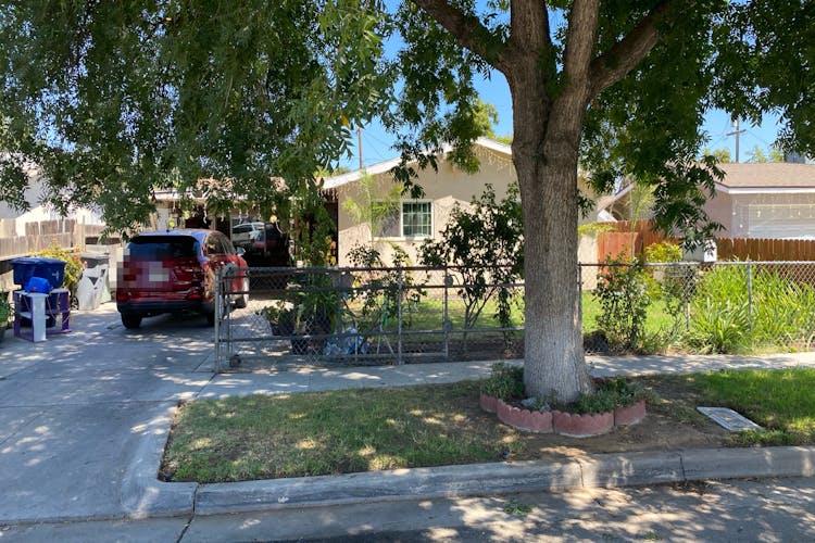 1223 East Garrett Avenue Fresno, CA 93706, Fresno County