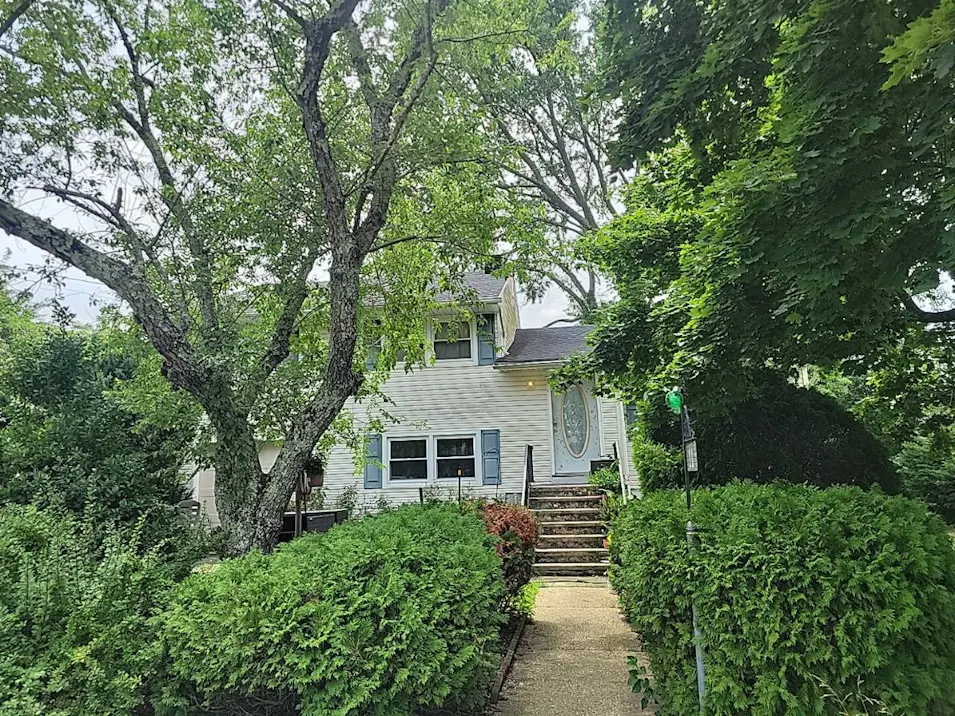 11 Manor Drive Neptune, NJ 07753, Monmouth County