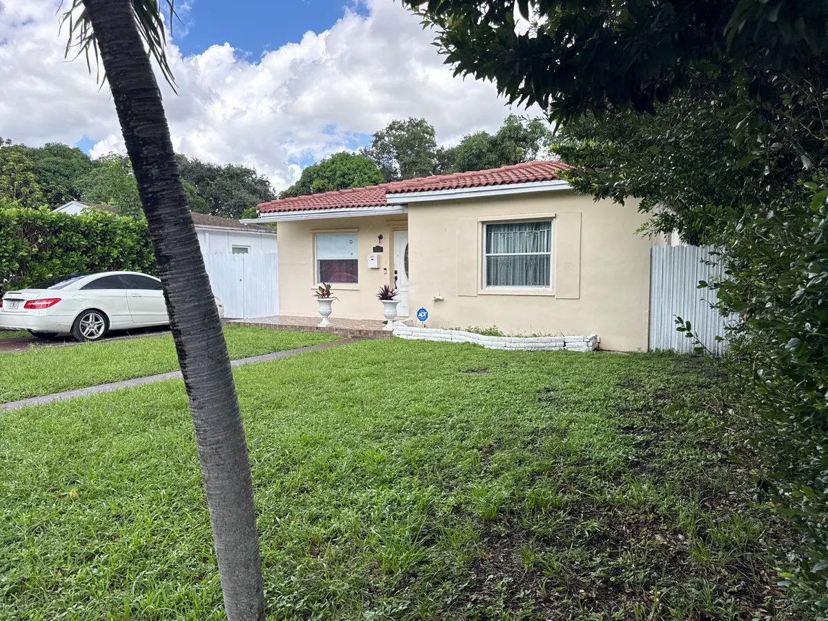 133rd St, North Miami, FL 33161 #1