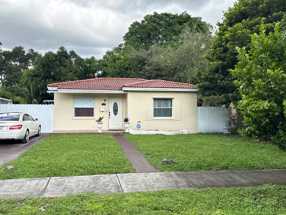 879 N E 133 St Miami, FL 33161, Miami-Dade County