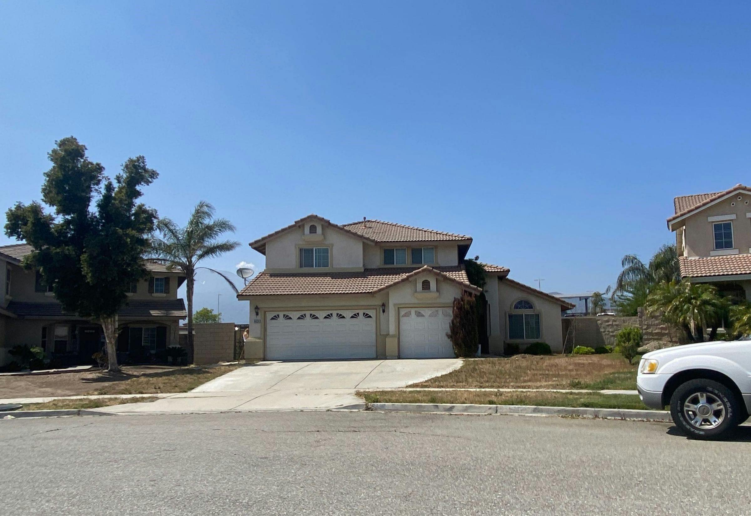 Sun Glory Way, Fontana, CA 92336
