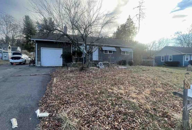 18 Summit Rd Vernon, CT 06066, Tolland County