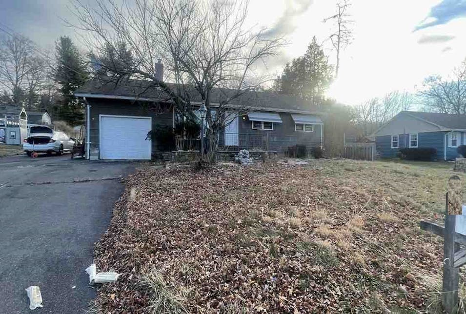 18 Summit Rd Vernon, CT 06066, Tolland County