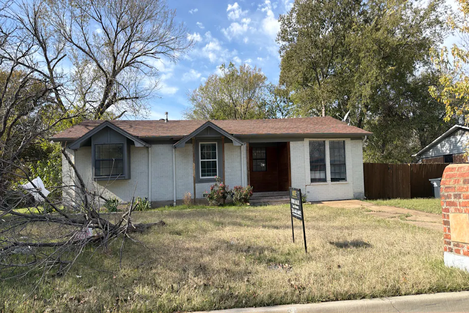 1910 Meadow Ln Arlington, TX 76010, Tarrant County