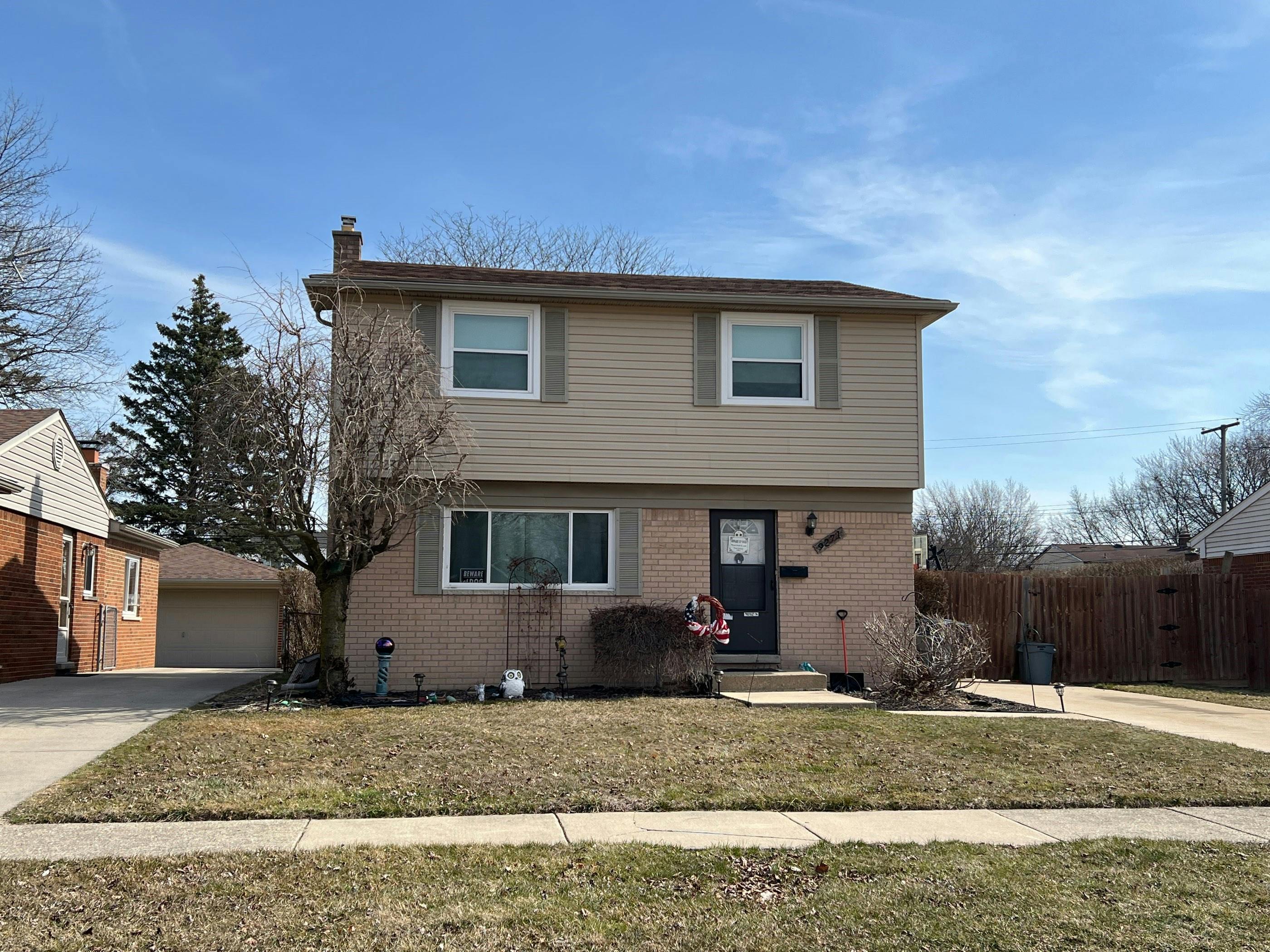 Katherine St, Taylor, MI 48180