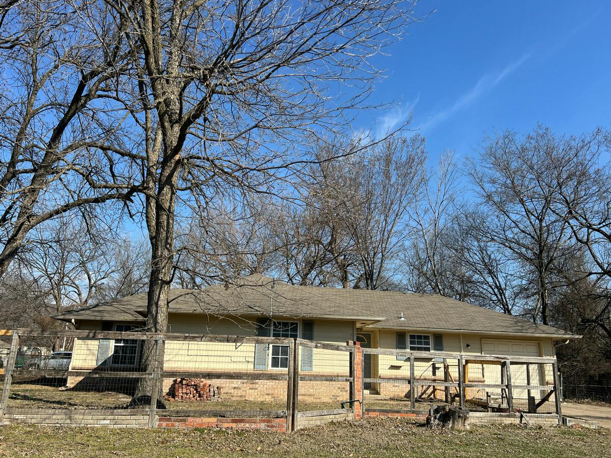 42nd Pl, Tulsa, OK 74107