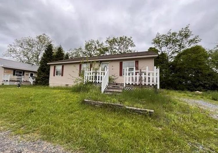 112 Chas Lou Ct East Freedom, PA 16637, Blair County