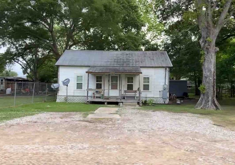 213 Maple St Mamou, LA 70554, Evangeline County