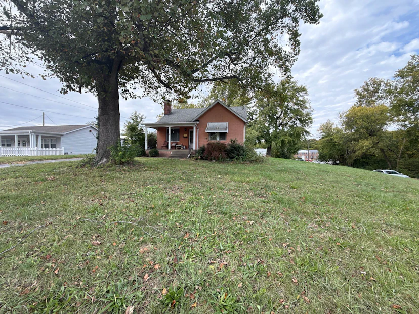 2515 Frank Scott Pkwy W