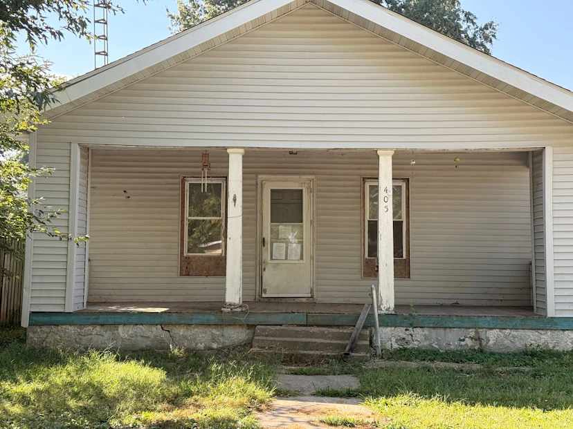405 Glen St