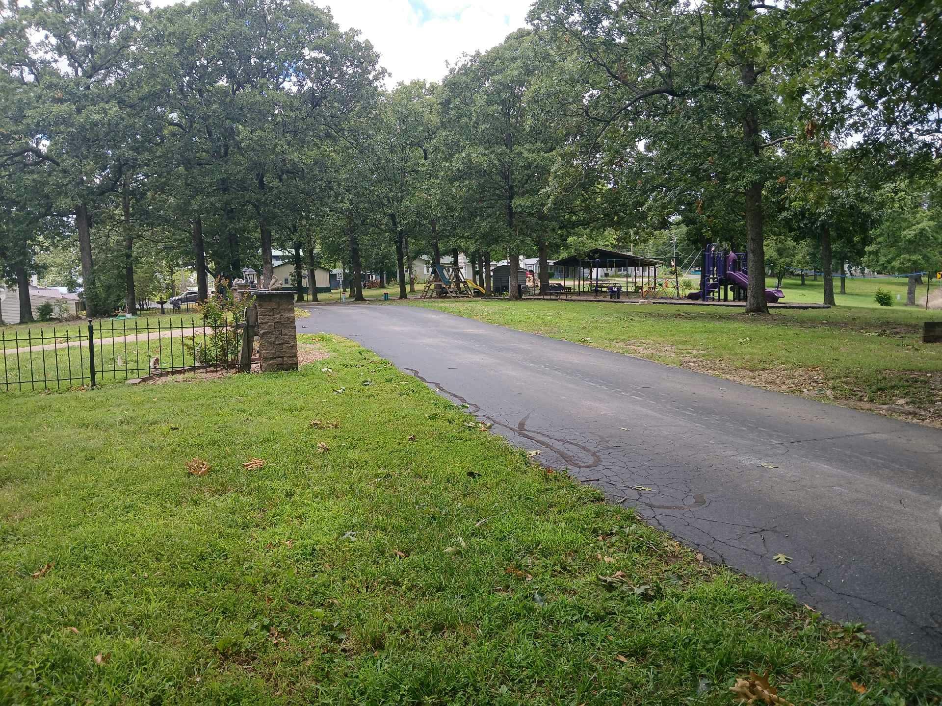 Burton Dr, Warsaw, MO 65355