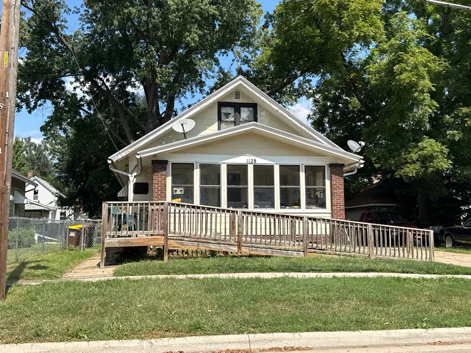 1128 22nd Avenue Rockford, IL 61104, Winnebago County