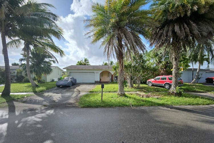 9490 NW 20th Pl Sunrise, FL 33322, Broward County