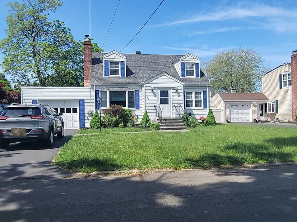 79 Hayes Dr Milford, CT 06460, New Haven County