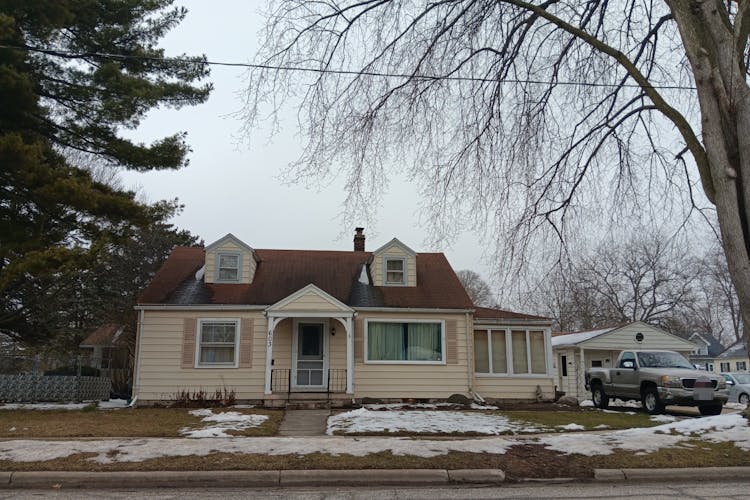 603 S Cedar St. Owosso, MI 48867, Shiawassee County