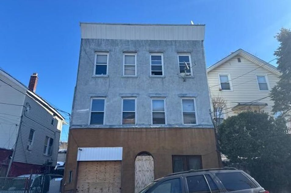 136 Oak Street Yonkers, NY 10701, Westchester County