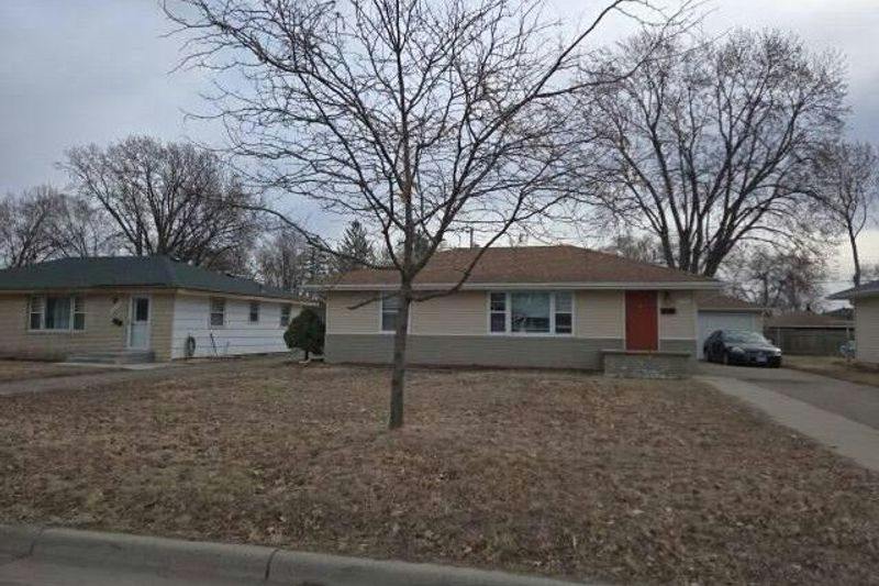 17th Ave, Minneapolis, MN 55423