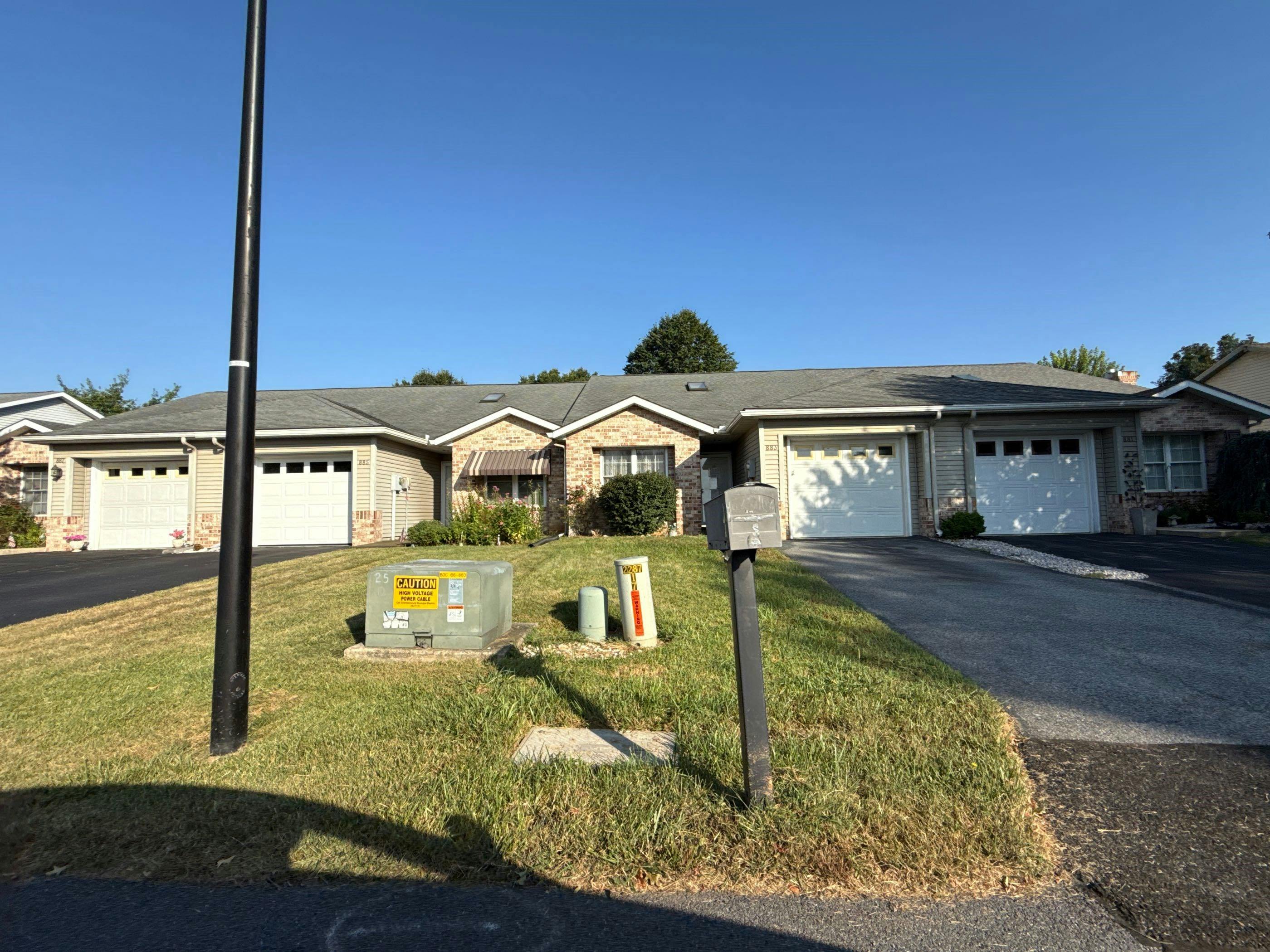 Geyer Dr, Chambersburg, PA 17201