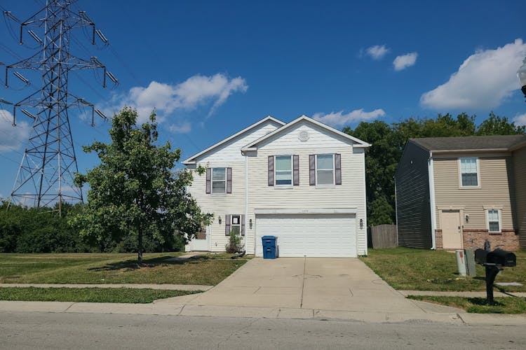 11404 Presidio Drive Indianapolis, IN 46235, Marion County