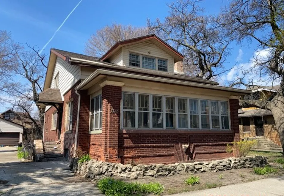 7342 S Bennett Avenue Chicago, IL 60649, Cook County