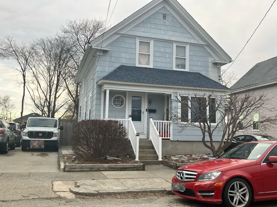 34 Russell Ave East Providence, RI 02914, Providence County