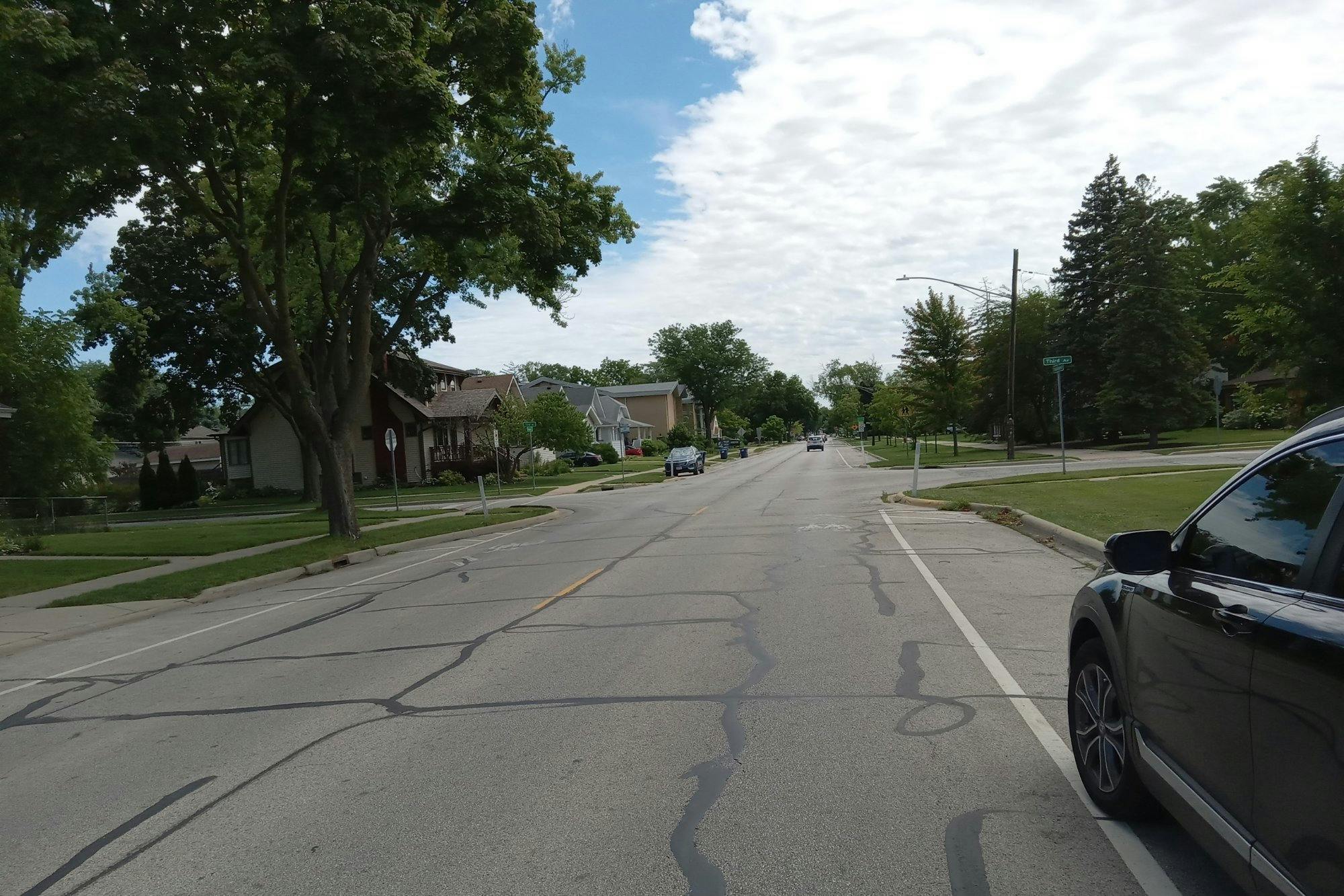 Thacker St, Des Plaines, IL 60016