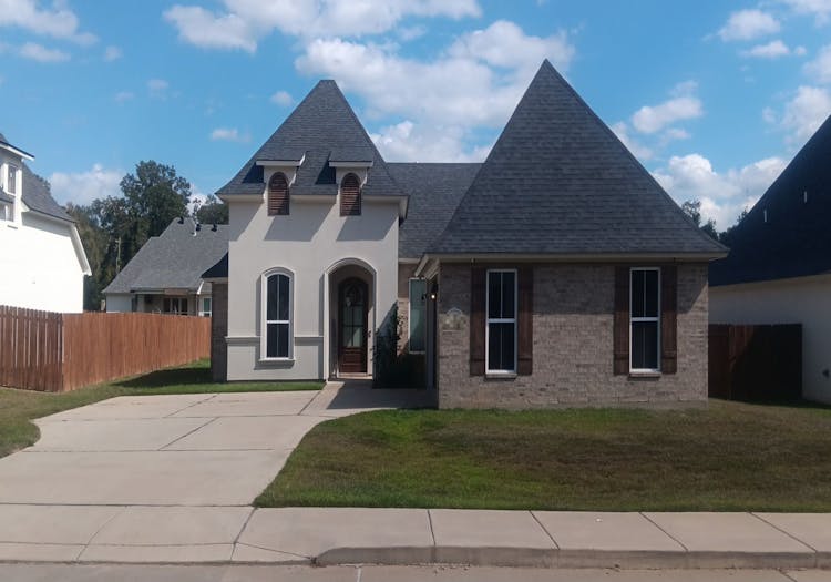 581 Newburyport St Shreveport, LA 71107, Caddo County