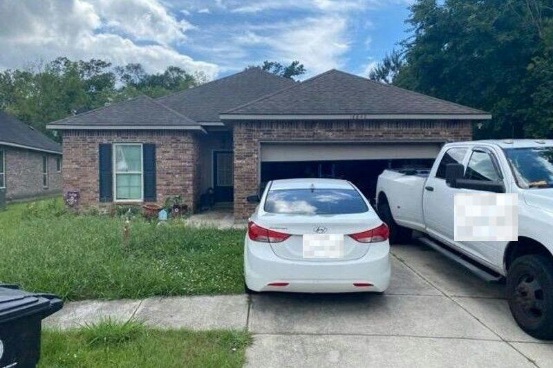 Glenwood Springs Dr, Greenwell Springs, LA 70739