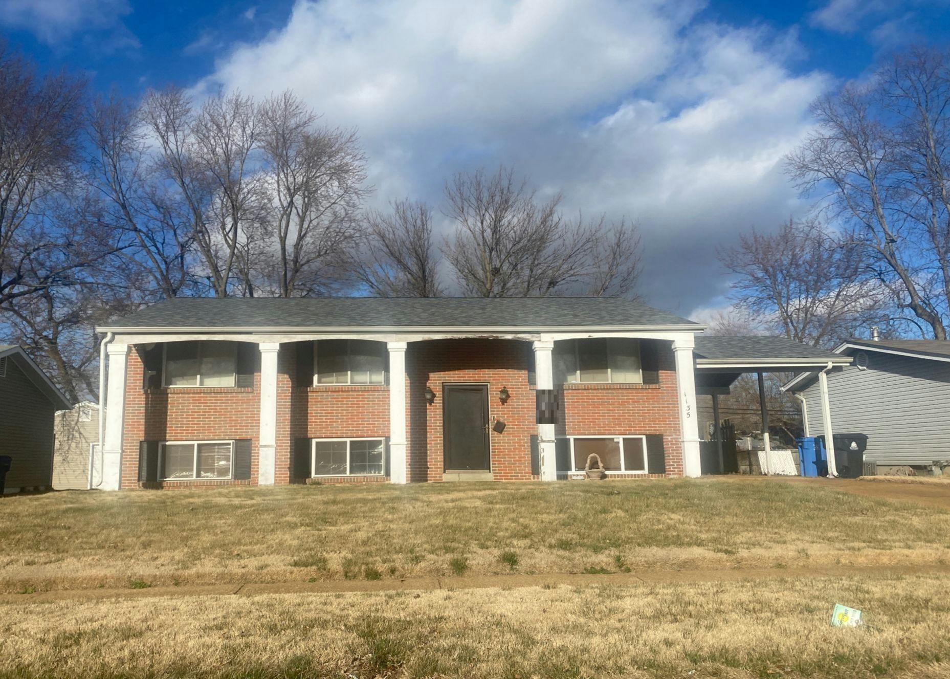 Lees Ln, Florissant, MO 63031