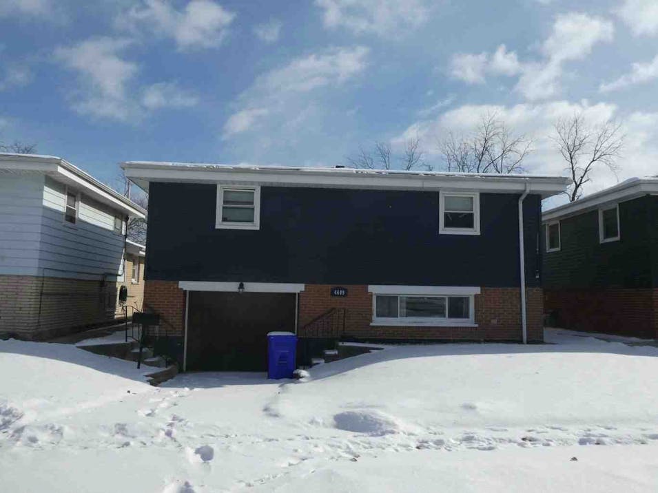 4609 Fishermans Ter Lyons, IL 60534, Cook County