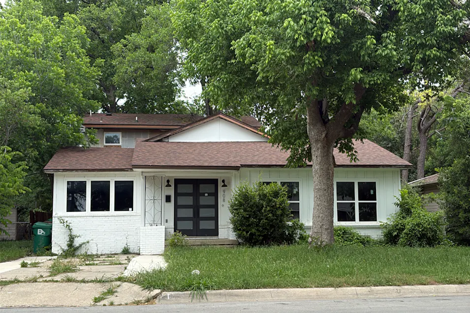908 Crescent St Denton, TX 76201, Denton County