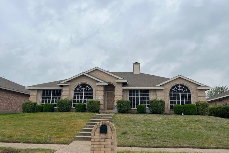 1537 Aberdeen Drive Lancaster, TX 75134, Dallas County