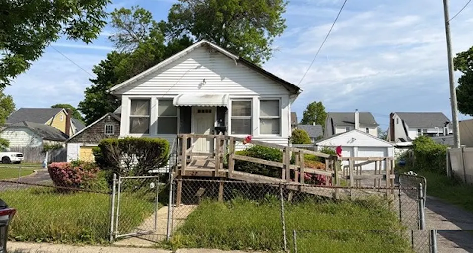 27 Midwood St Hempstead, NY 11550, Nassau County