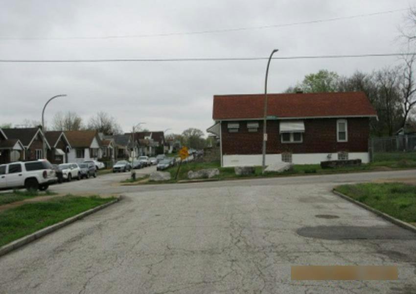 Sherry Ave, Saint Louis, MO 63136