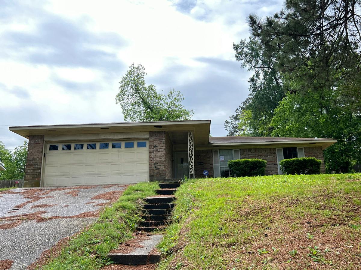 Oakcrest St, Shreveport, LA 71109