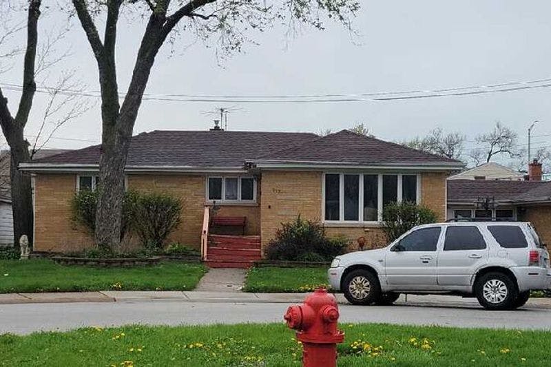 702 E 162nd Pl  