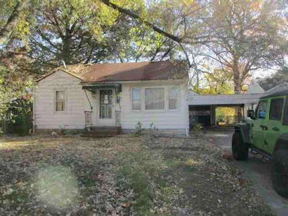 608 N Keebler Ave Collinsville, IL 62234, Madison County