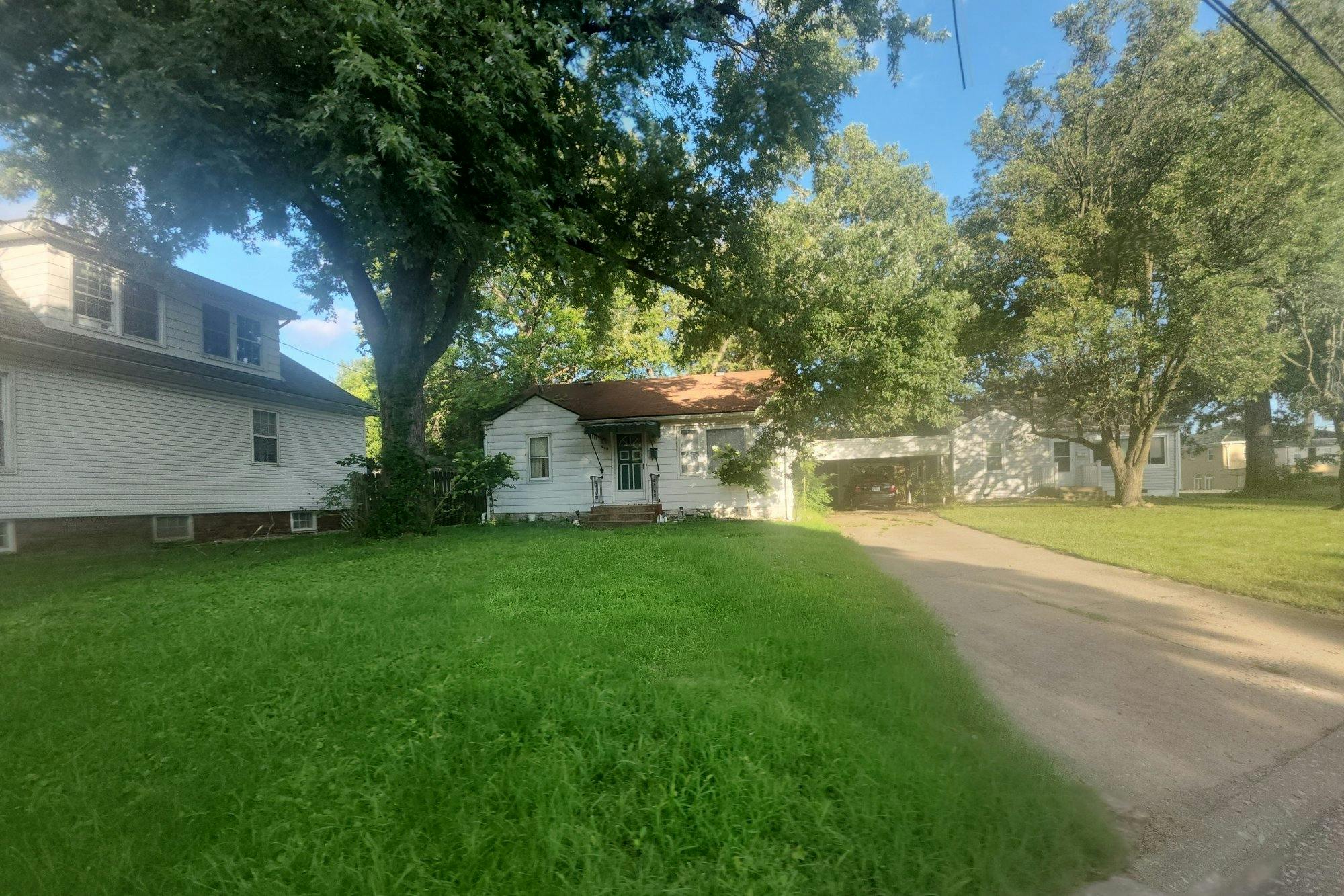 Keebler Ave, Collinsville, IL 62234