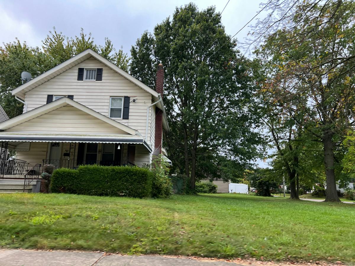 Davies Ave, Akron, OH 44306 #1